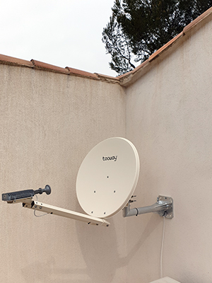 installation à Marseille de parabole pour émission et réception internet par satellite